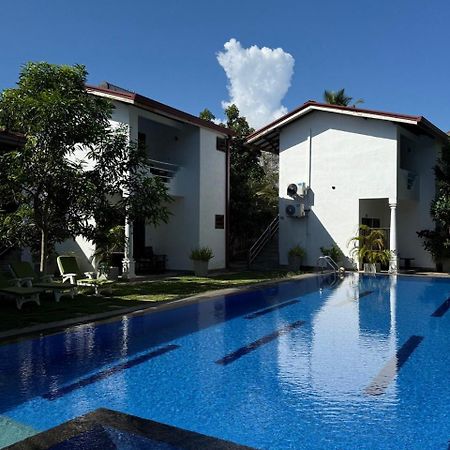 Riverside Cabanas Mirissa Exterior photo