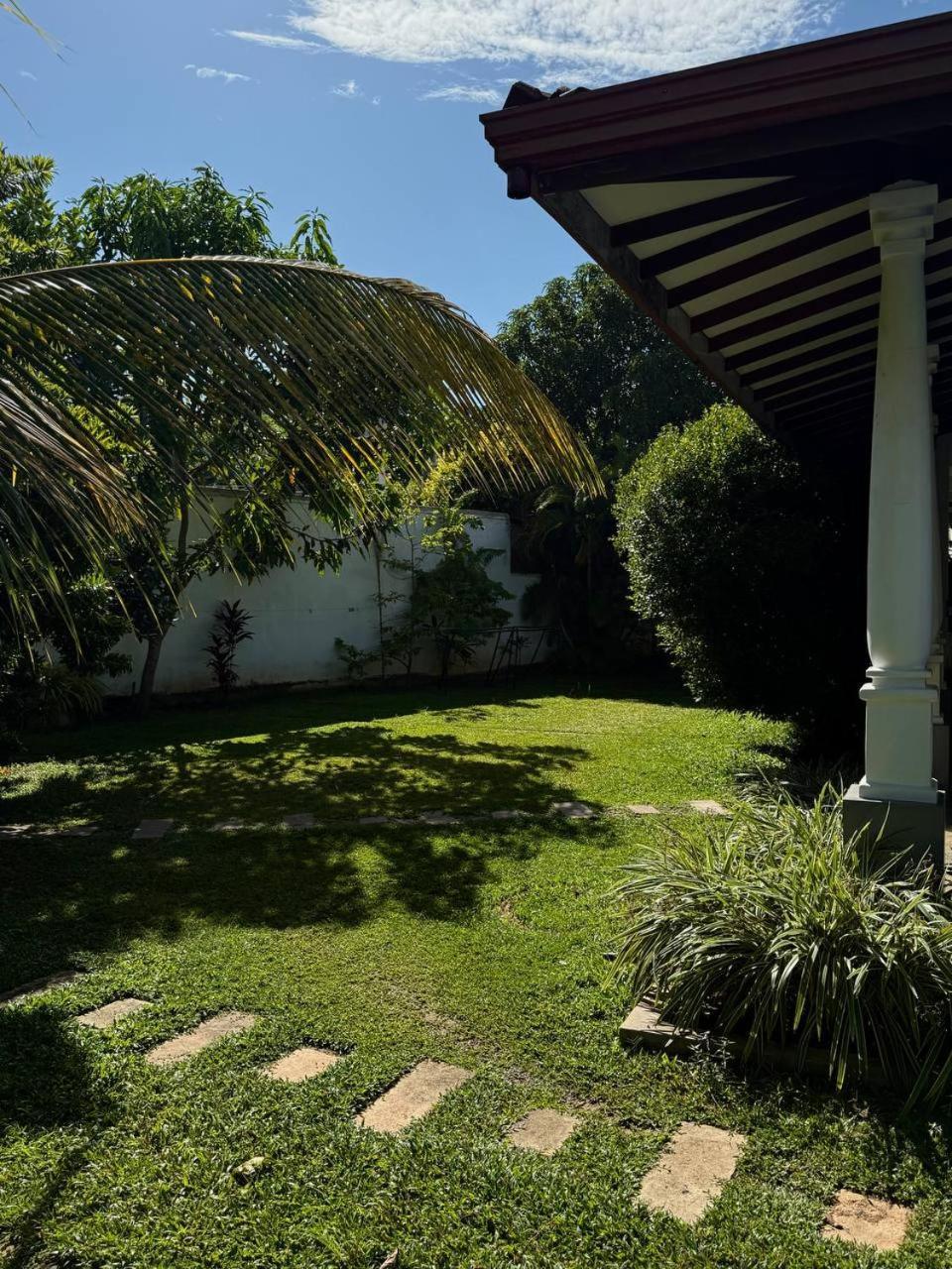 Riverside Cabanas Mirissa Exterior photo